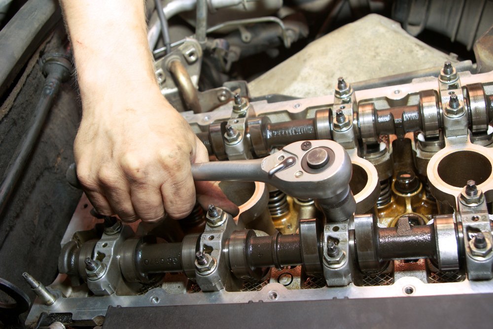 Expert vehicle engine overhaul service, restoration for optimal performance.